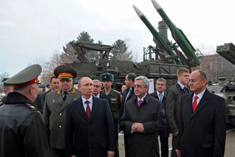 Rusia trimite soldați din patru armate combinate în țara care provoacă Moscova și se îndreaptă spre UE