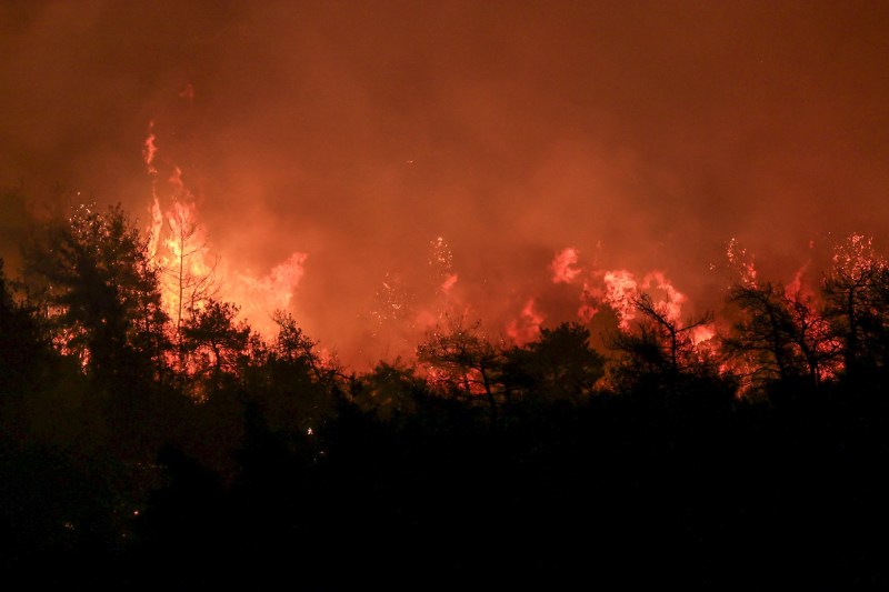Scene dramatice de foc devastator în Turcia: autoritățile atrag atenția asupra situației persistente