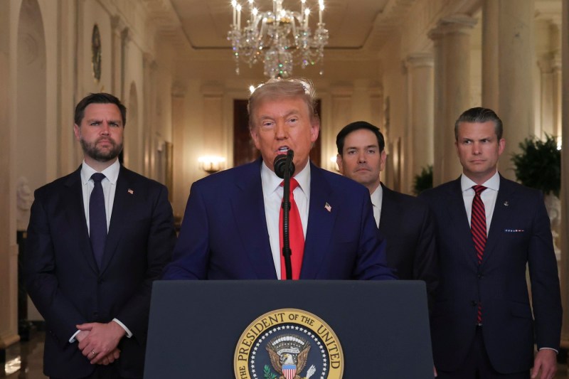 Statele Unite vor furniza arme Ucrainei prin intermediul NATO. Trump anunță o declarație despre Rusia