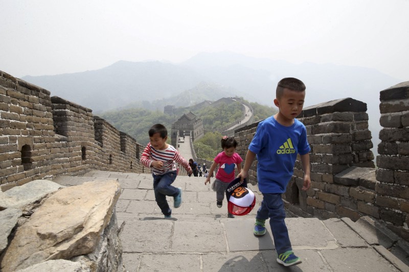 Stimulent financiar în China pentru creșterea natalității: Oferte pentru părinții care își întemeiază familii