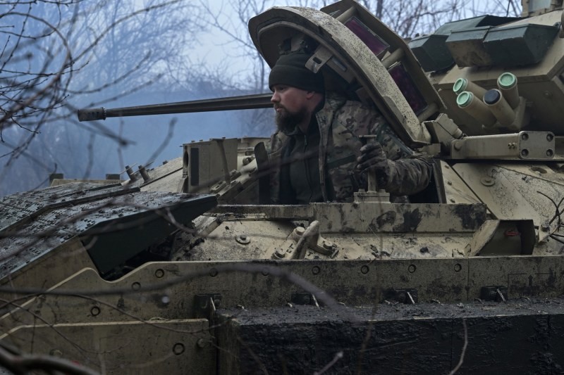 SUA aprobă vânzarea de echipamente HAWK și Bradley pentru Ucraina