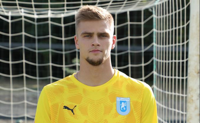 SuperLiga: Universitatea Craiova l-a transferat pe tânărul portar ucrainean Pavlo Isenko, cu experiență limitată