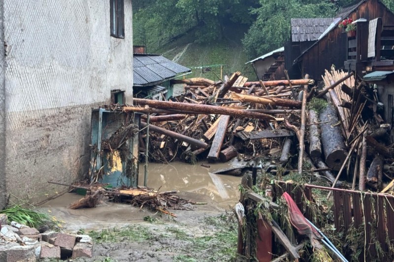 Tragedie în Suceava: Trei decese cauzate de inundații, printre victime - două femei în etate și un bărbat de 66 de ani