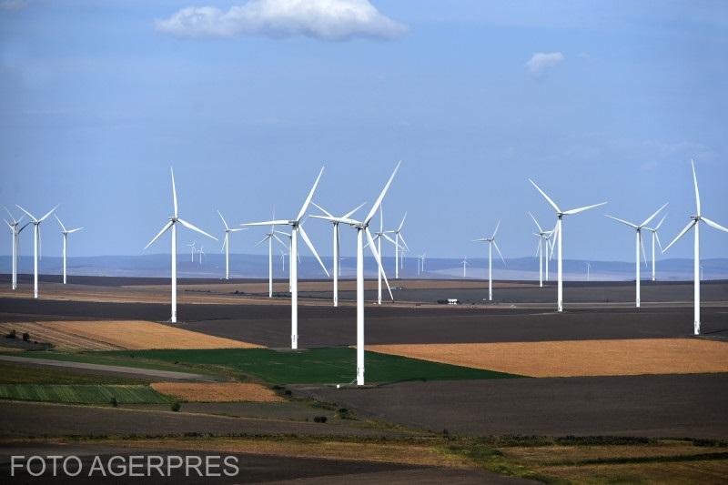 Tranzacție pe piața energiei. Un trader cu afaceri de miliarde de lei achiziționează trei parcuri eoliene
