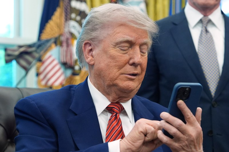 Trump: „Sunt dezamăgit de Putin, dar relația noastră nu s-a încheiat” / Președintele american discută despre un „mare gentleman”