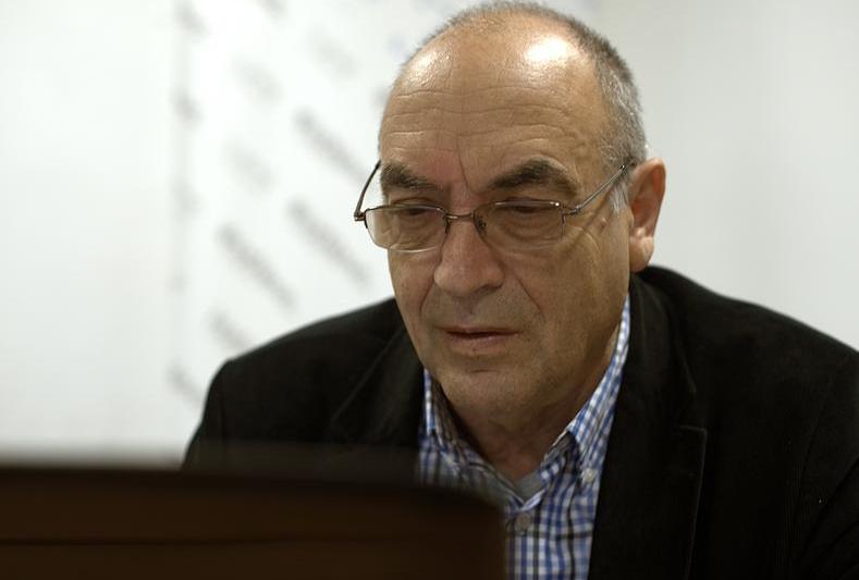Un important profesor solicită demisia ministrului Educației, Daniel David: Situația a atins limitele absurdității. Ce mesaj transmite pentru Bolojan