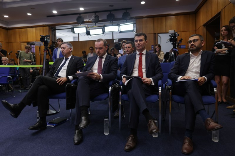 Un ministru din Guvernul lui Ilie Bolojan a fost menționat în ziarul de referință din Franța: „Este un moment istoric”