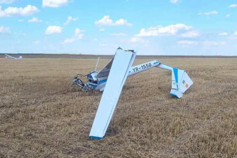 Un planor s-a prăbușit în județul Olt, iar pilotul a decedat