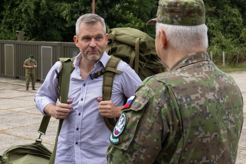 Un președinte devine soldat timp de două săptămâni. „Voi respecta integral instrucțiunile comandanților”