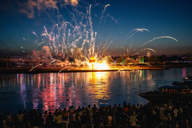 VIDEO "Accident tragic": 19 persoane rănite în timpul unui spectacol de artificii din Düsseldorf