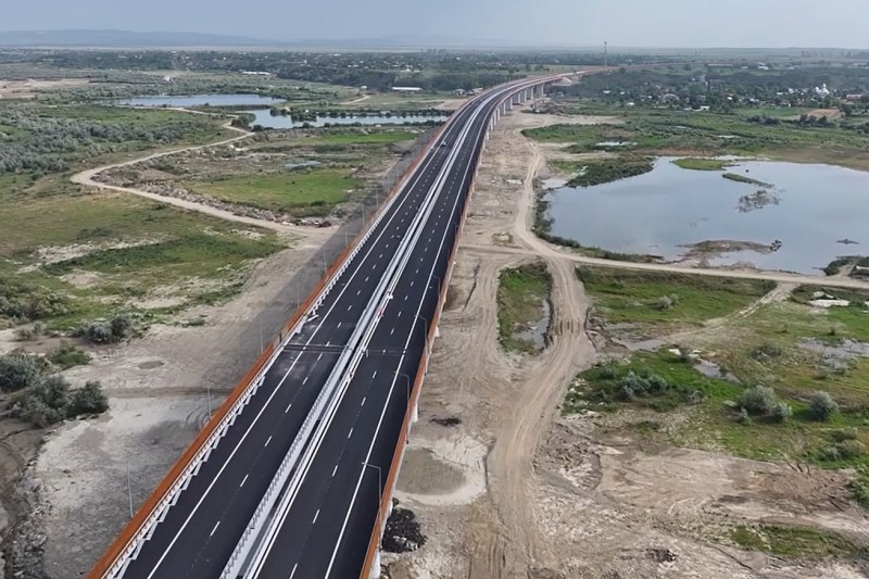 VIDEO Autostrada Moldovei: Traficul va fi deschis pe un tronson realizat de UMB / Iată cum arată unul dintre cele mai mari poduri din țară, inaugurat cu 11 luni întârziere