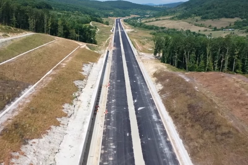VIDEO Ce se întâmplă cu Autostrada Transilvania după pierderea finanțării PNRR. Ce secțiune ar putea fi finalizată în 2025