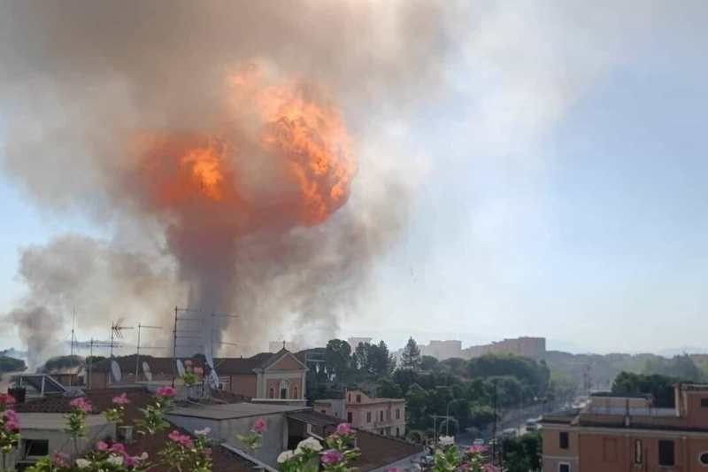 VIDEO: Explozie devastatoare într-o benzinărie din Roma. Mai multe persoane rănite și clădiri avariate