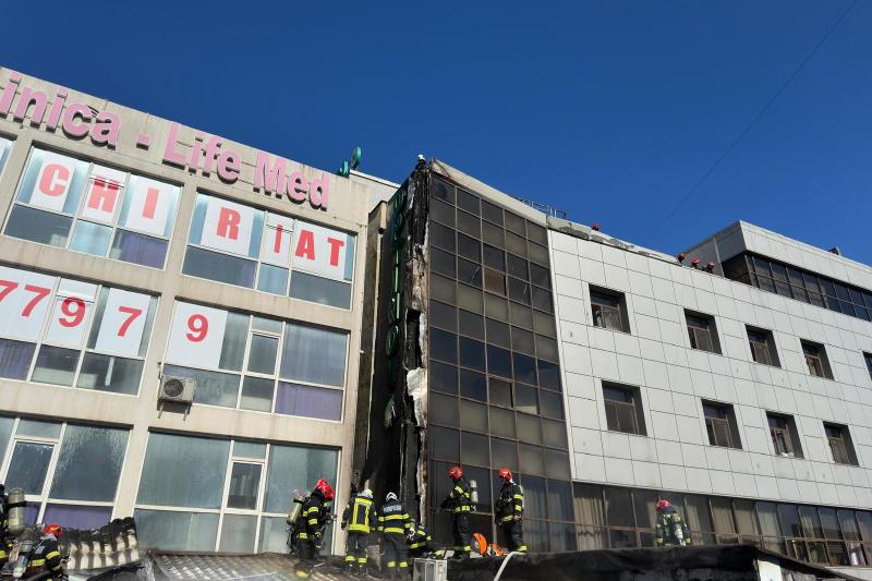 VIDEO: Incendiu la un magazin de pe Şoseaua Virtuţii din București - Focul a afectat un hotel din apropiere, cu zeci de persoane evacuate.