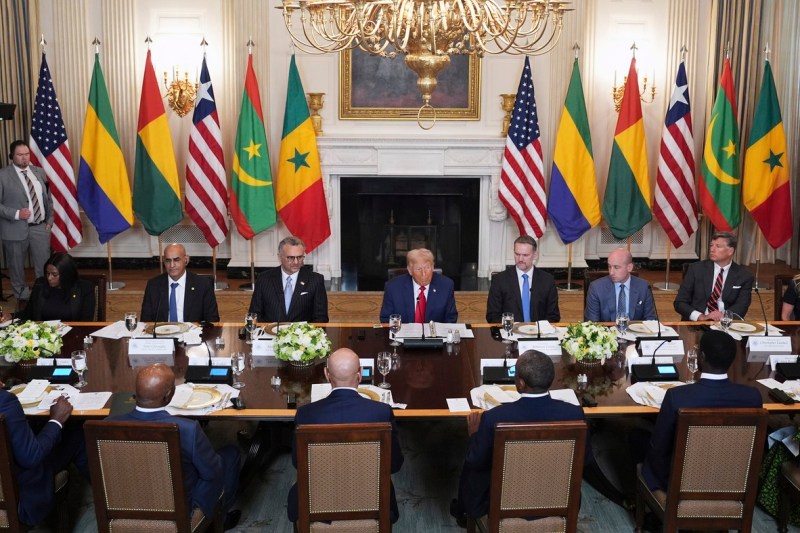 VIDEO Incident amuzant la Casa Albă. Trump a întrebat pe președintele Liberiei despre educația sa în limba engleză