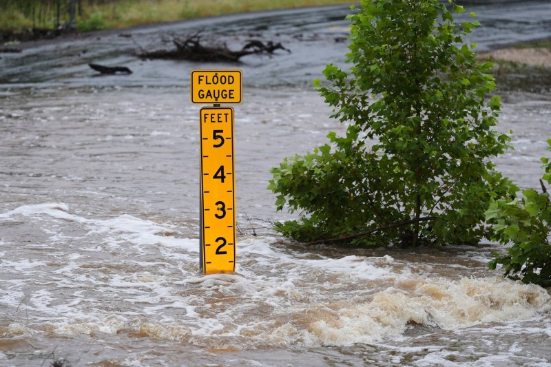 VIDEO Inundații devastatoare în Texas. Râul a crescut cu 7 metri în câteva ore