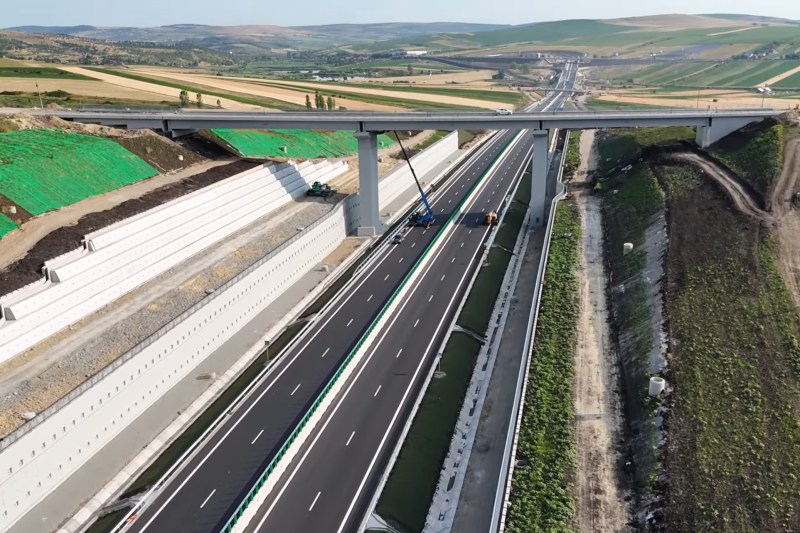 VIDEO Un nou drum expres va fi inaugurat în România. Tronsonul va reduce aglomerația într-un oraș din Transilvania / Detalii despre stadiul lucrărilor