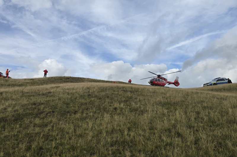 Accident grav în masivul Iezer-Păpușa: un tânăr de 21 de ani scapă cu viață în circumstanțe dramatice, în timp ce la fața locului mulți prieteni au fost răniți.
