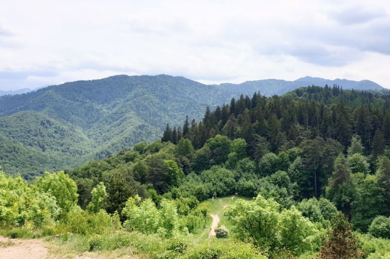 Avertisment pentru turiști: Riscuri emergente pe drumurile montane