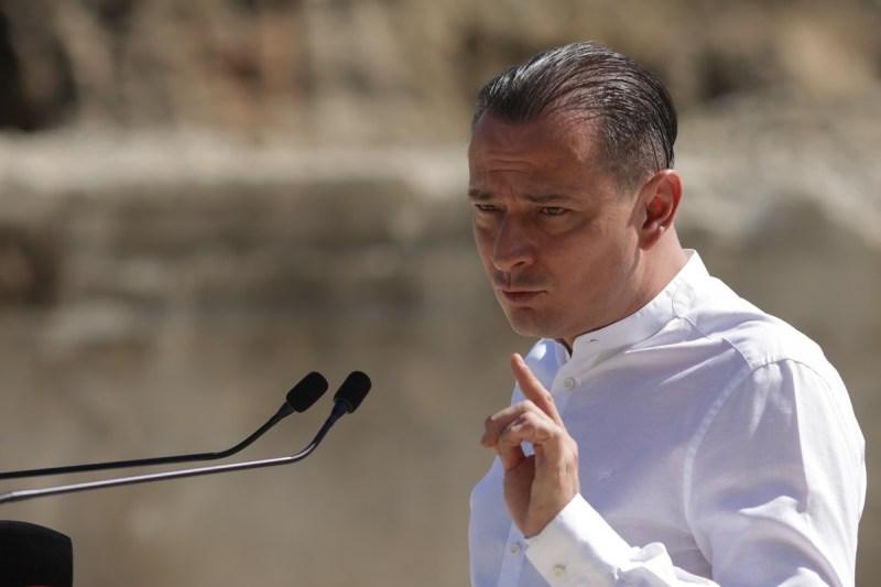 Băluță avertizează asupra pașilor posibili ai PSD în cazul în care liberalii și useriștii devin dornici să preia funcțiile.