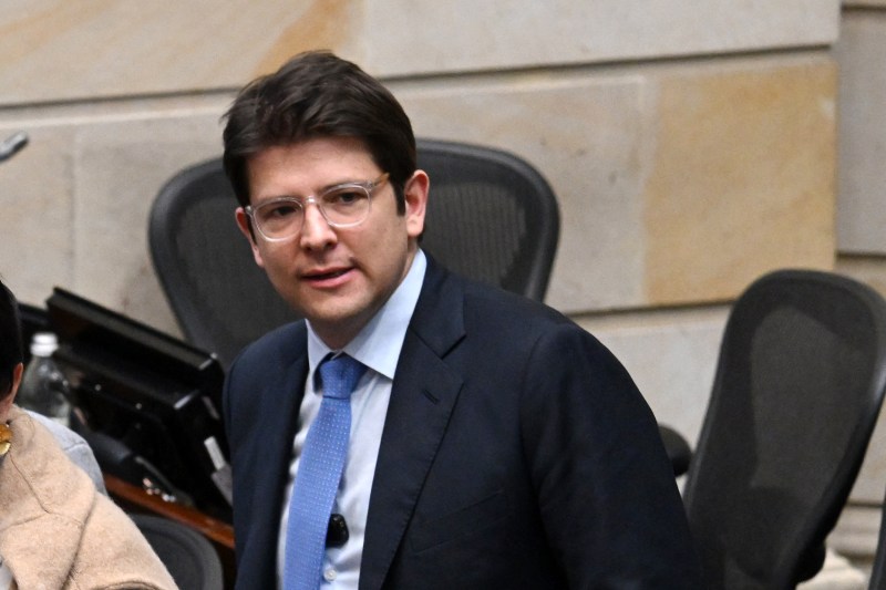 Candidatul la președinția Columbiei, împușcat recent, a murit în spital. Cuvintele pline de emoție ale soției lui Miguel Uribe