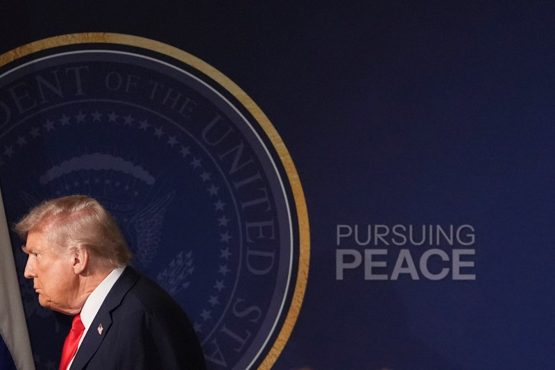 Ce poate spune limbajul trupului lui Trump despre atitudinea față de incidentul din Alaska, după întâlnirea cu Putin