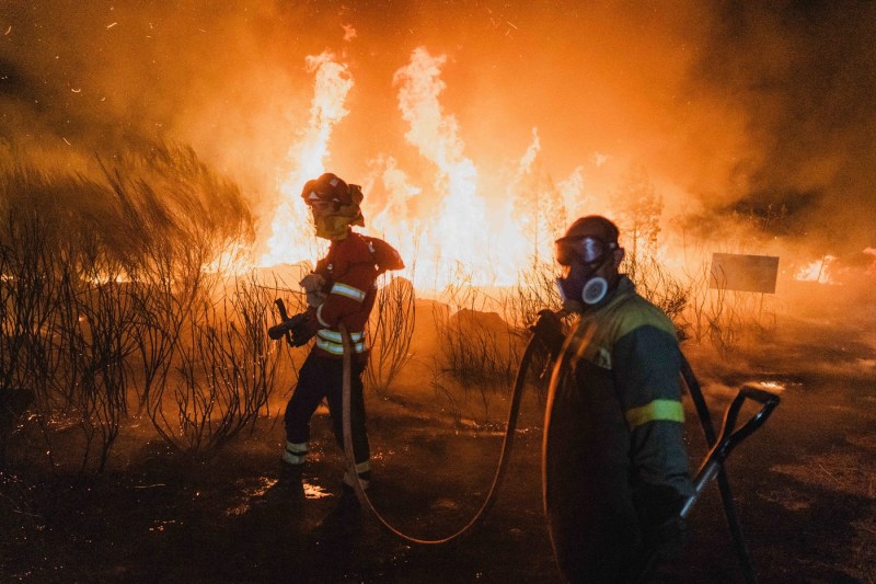 Conflict politic în Spania între guvern și opoziție, după incendiile care au devastat o suprafață record. Îndemnul lui Pedro Sánchez și mutările conservatoare.