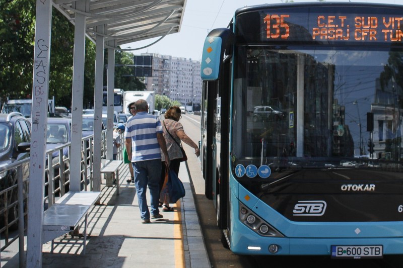 Conflictele dintre magistrați și politicieni și cum un simplu voiaj cu autobuzul poate oferi claritate