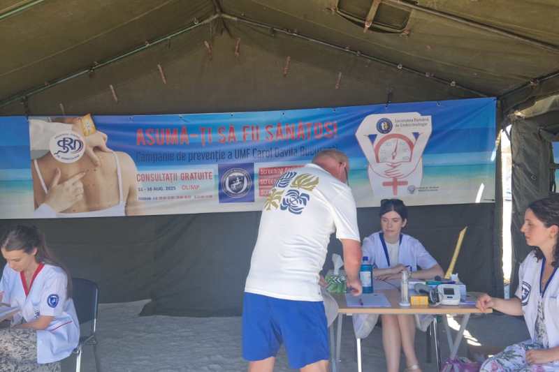 Consultații medicale gratuite la malul mării pentru turiștii din litoral: în următorii 25 de ani se prevede o creștere de aproximativ 40% a cancerului de piele.