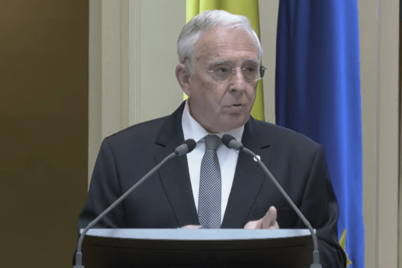Datele economice pentru prima jumătate a anului, anunțate azi la ora 9. Isărescu prevede o creștere economică de maximum 1%. Alții estimează recesiune
