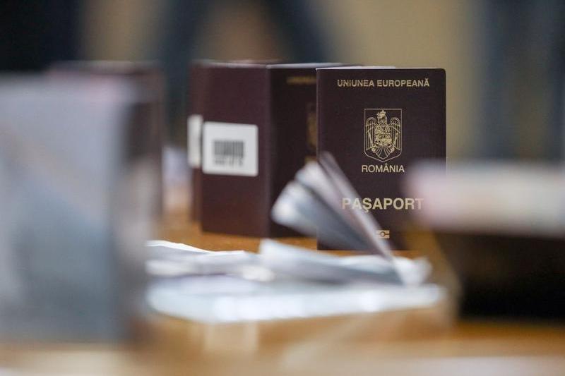 Doi bărbați condamnați la Chișinău pentru promisiunea falsă de pașapoarte românești către cetățeni ruși