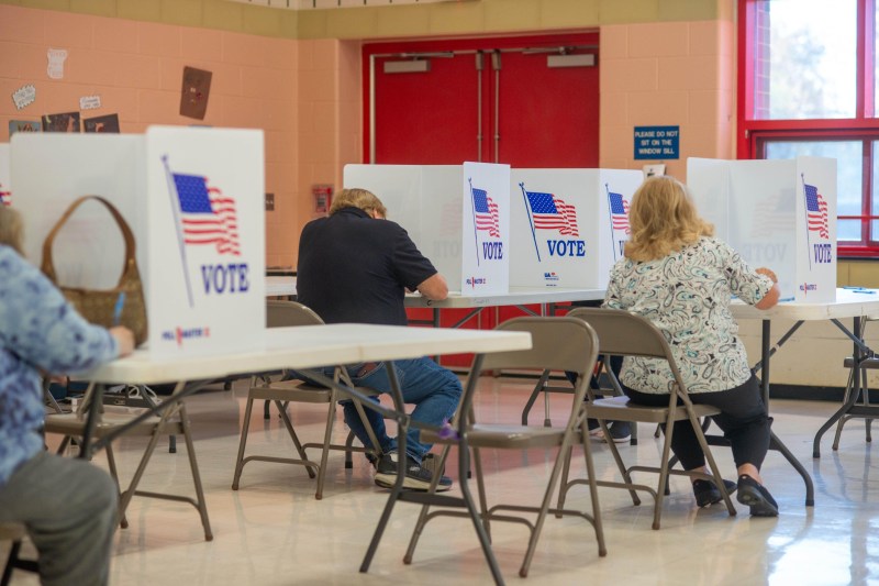 Donald Trump anunță modificări ale modului de vot în SUA, promițând reguli stricte fără excepții.