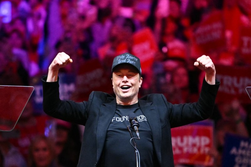 Elon Musk, ținta ironiilor de la CEO-ul OpenAI: „Rareori mă gândesc la el. Pare că își petrece ziua pe X”
