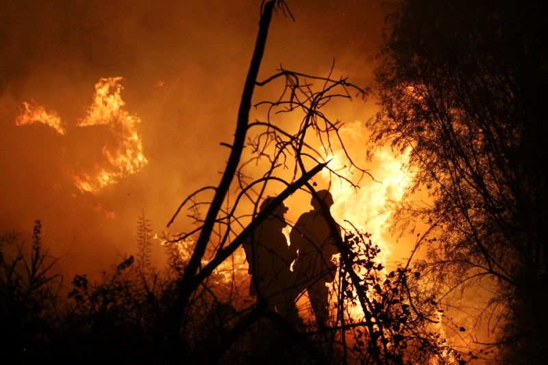 Europa este afectată de incendii devastatoare pe fondul unui val de caniculă cu temperaturi extreme
