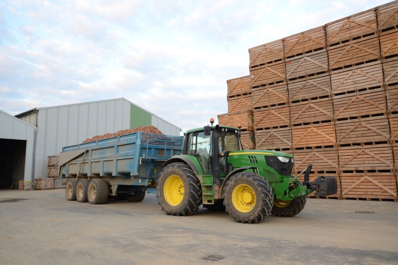 Există cereri de tarife extrem de reduse, între zero și 15 euro pe tonă. În Franța, un sector agricol major a înregistrat o producție record, însă acest avânt a provocat dificultăți pe piață.