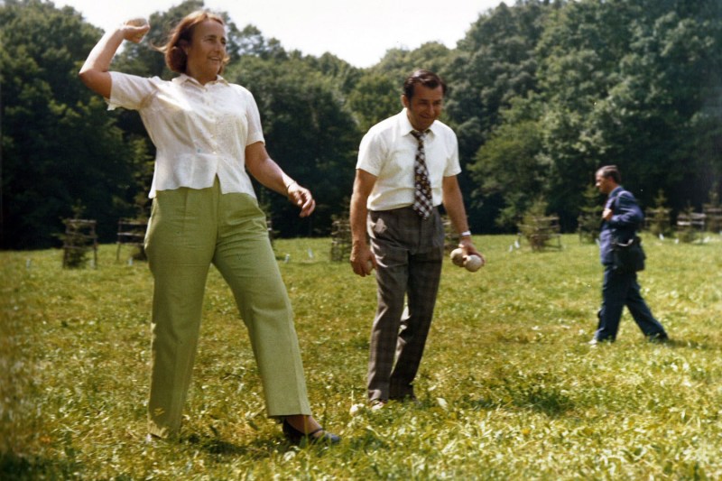 FOTOGRAFII ICONICE DIN VIAȚA LUI ION ILIESCU