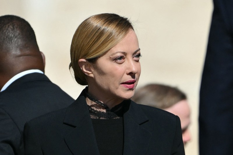Giorgia Meloni reacționează după publicarea de fotografii manipulate ale acesteia de către un site pentru adulți