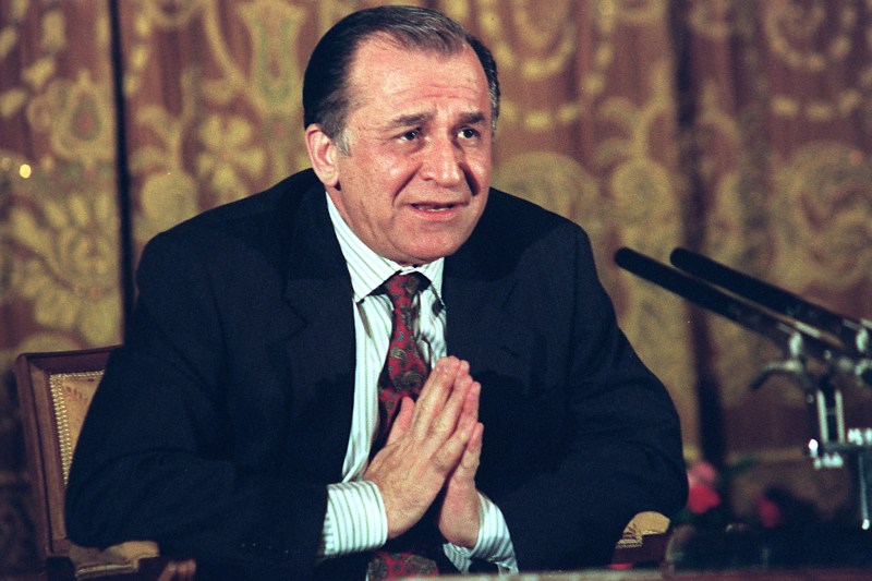 Imagini de colecție cu prima apariție TV a lui Ion Iliescu