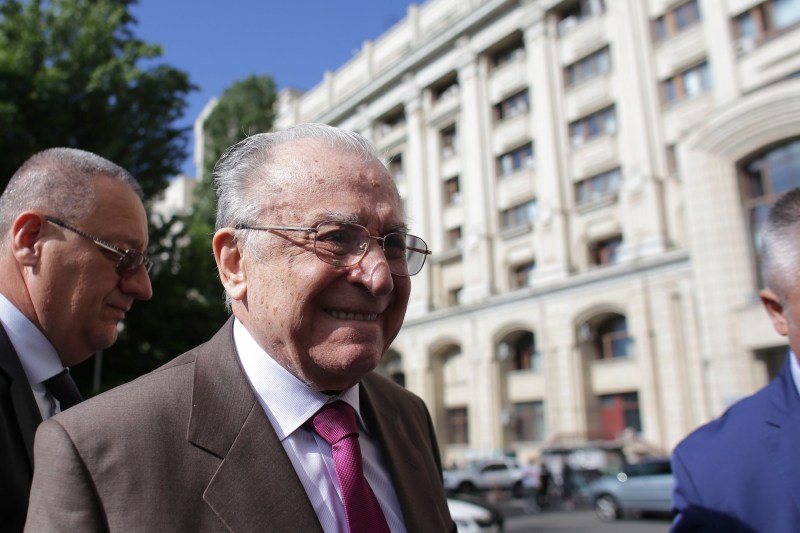 În ultimul său interviu, Ion Iliescu glumește despre meme-urile populare care circulă online