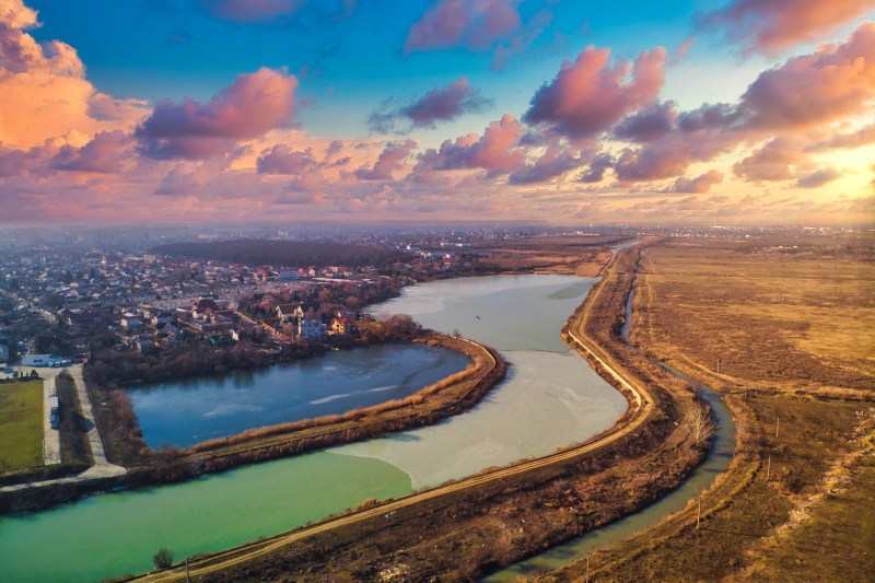 Intervenția pe râul Dâmbovița — cum se înscrie în saga canalului București–Dunăre și de ce planul lui Ceaușescu de a face râul navigabil și de a deschide un port în Capitală nu s-a materializat.