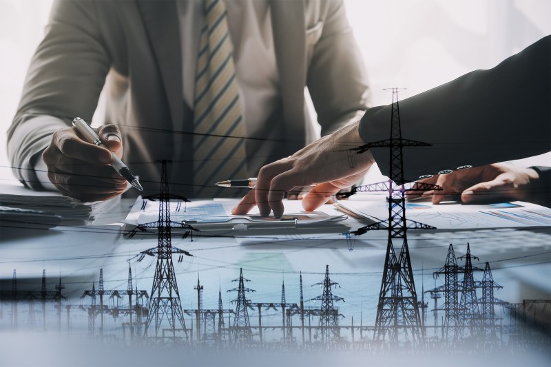 INTERVIU: Cum a început să se resimtă bugetul românilor pe fondul scumpirilor la energie pentru firme, iar consumatorii vor suporta unele dintre cele mai mari tarife din Uniune. Un economist subliniază că acesta reprezintă riscul real.