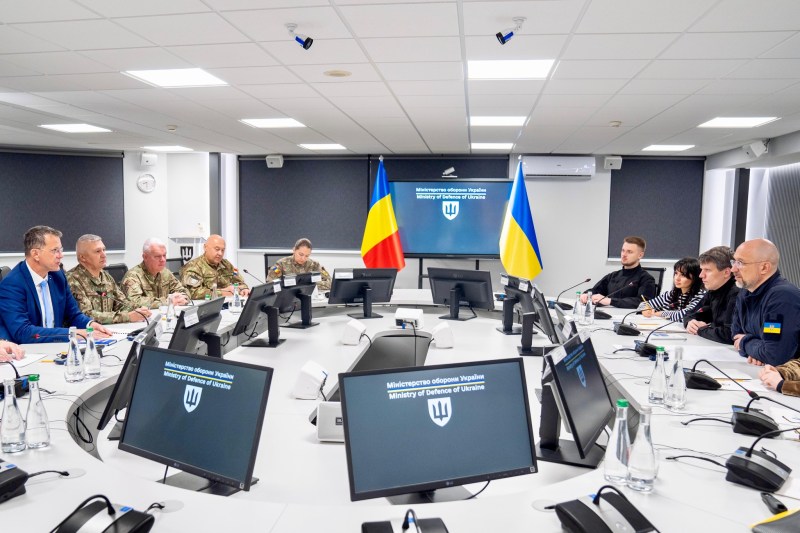 Ionuț Moșteanu la Kiev: parteneriat româno-ucrainean pentru armamentul modern, finanțat prin SAFE cu 150 de miliarde de euro