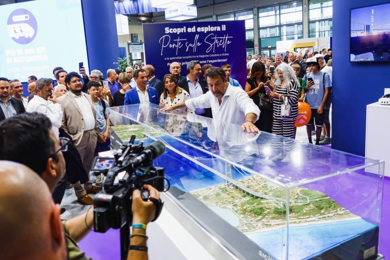 Italia a dat undă verde construirii celui mai lung pod suspendat din lume, legând Sicilia de continent, ca parte a angajamentelor bugetare NATO