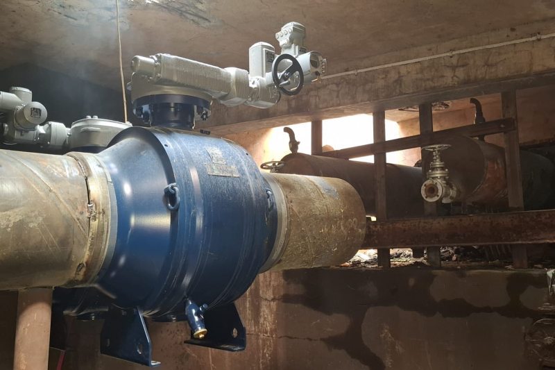 Jumătate din București rămâne fără apă caldă, deși avaria a fost reparată, iar autoritatea de utilități anunță o nouă dată estimată pentru restabilirea serviciului.