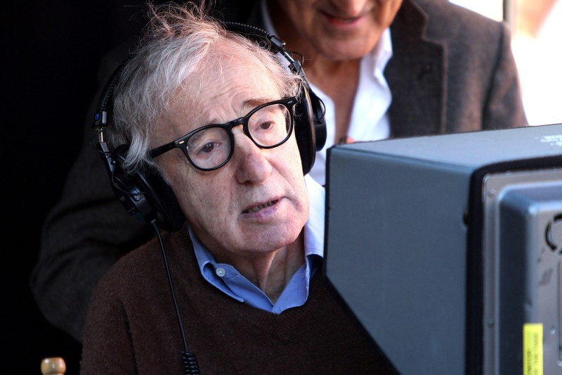 Kievul reacționează vehement la apariția lui Woody Allen la Săptămâna Filmului de la Moscova, catalogând gestul drept o rușine și o insultă pentru victimele.
