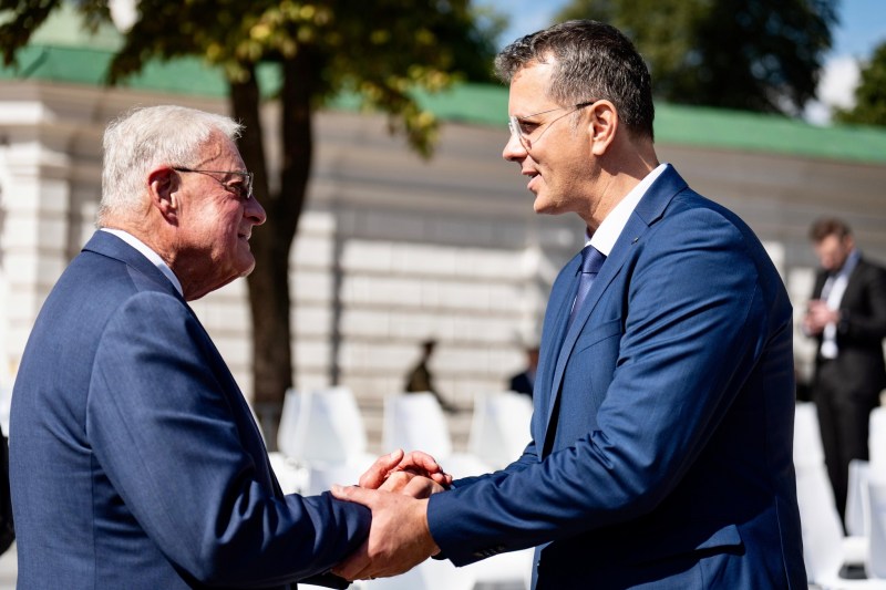 Mesajul României către SUA, transmis din Kiev: Ionuț Moșteanu îi mulțumește emisarului lui Trump pentru eforturile de mediere și accelerare a procesului de pace.
