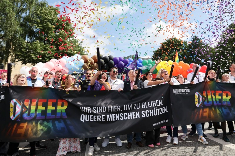 Număr record de participanți la parada Pride din Hamburg. „Ne simțim sprijiniți”