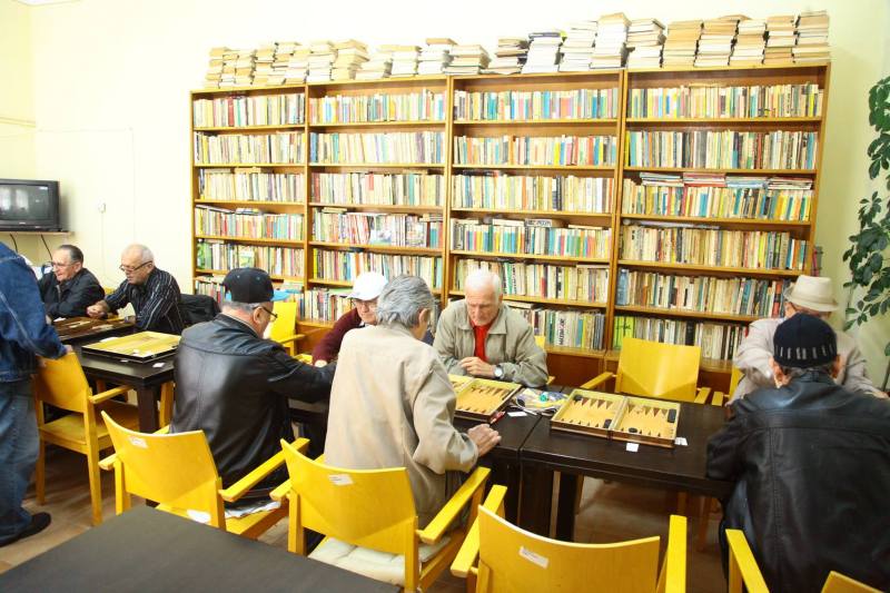 Pensionarii sub 65 de ani din România pot umple cel mai mare județ al țării