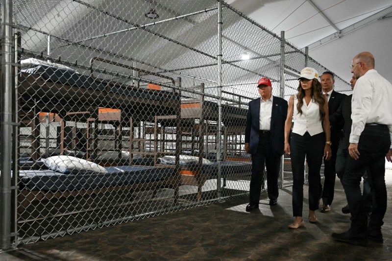 Planul ambițios al Pentagonului de a transforma o bază militară într-un vast centru de detenție pentru migranți, sub conducerea lui Trump