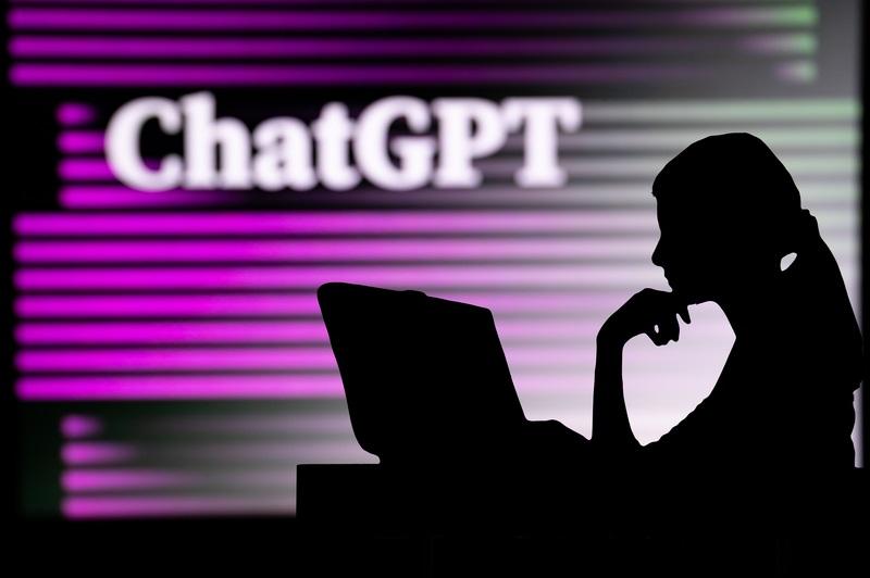 Posibil acces gratuit la ChatGPT Plus pentru o țară din Europa, în contextul discuțiilor despre un acord de aproximativ 2,3 miliarde de euro.
